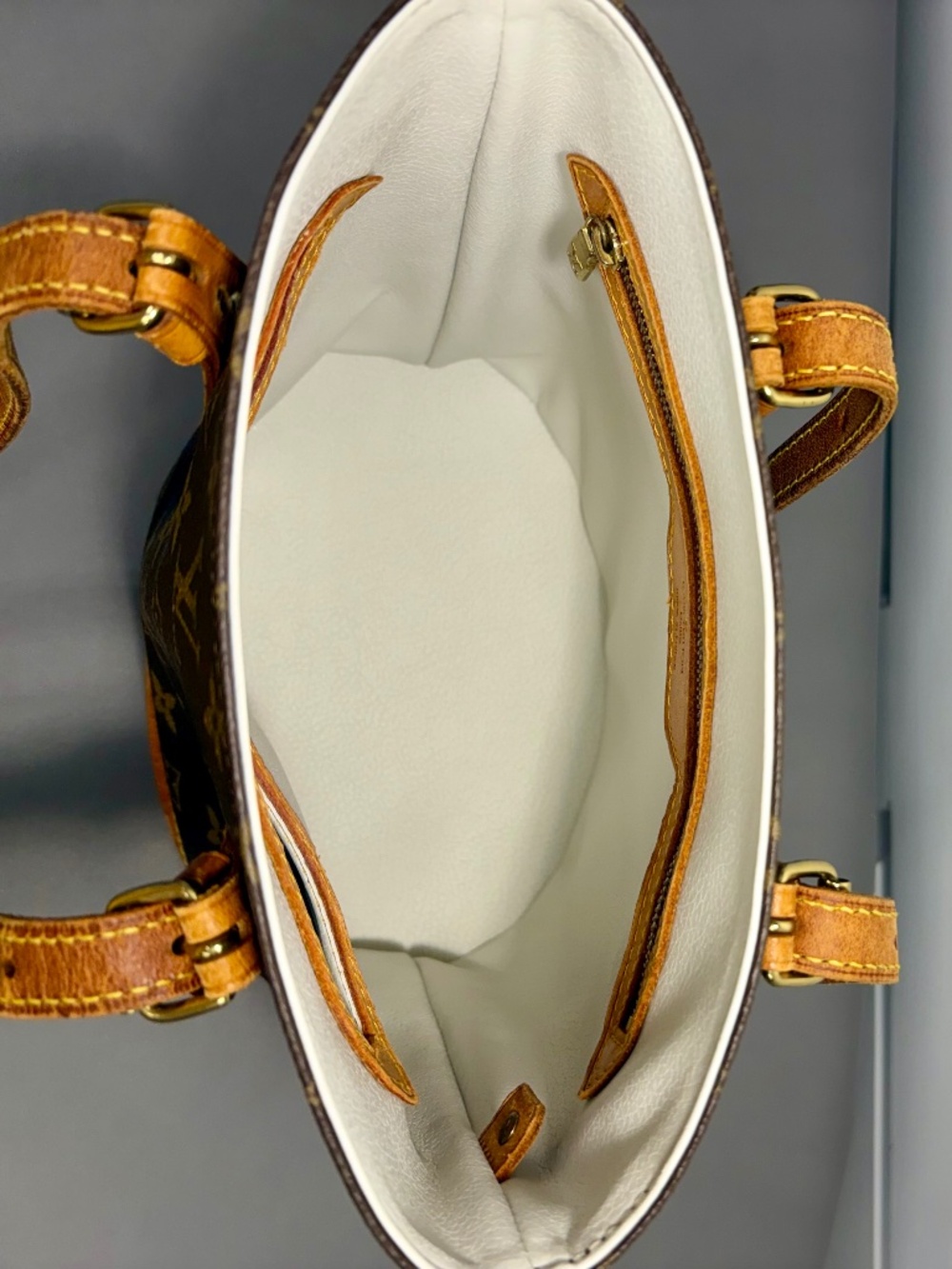 Louis Vuitton Bucket Bag PM Monogram Canvas New Lining - Picture 9 of 11